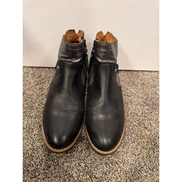 Wanda Panda Black Leather Ankle Heels Size 40 EUC - Picture 2 of 6